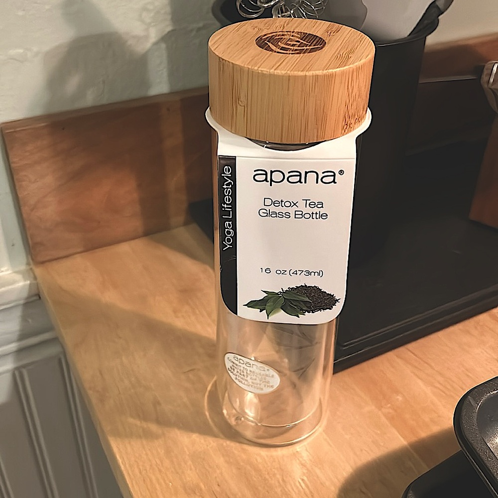 Yoga Lifestyle Apana Detox Tea Glads Bottle 16 oz (473ml)